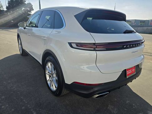 Used 2024 Porsche Cayenne image 5