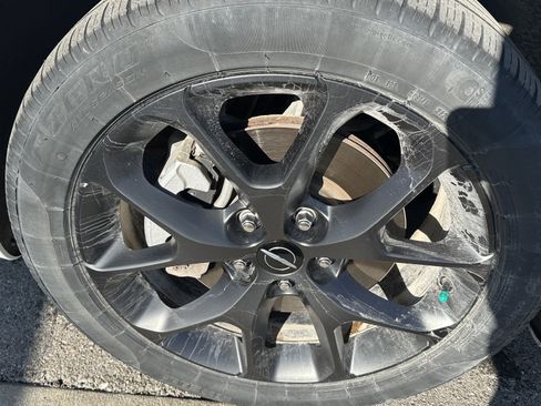 Used 2023 Chrysler Pacifica Touring-L w/ Uconnect Theater Family Group image 12