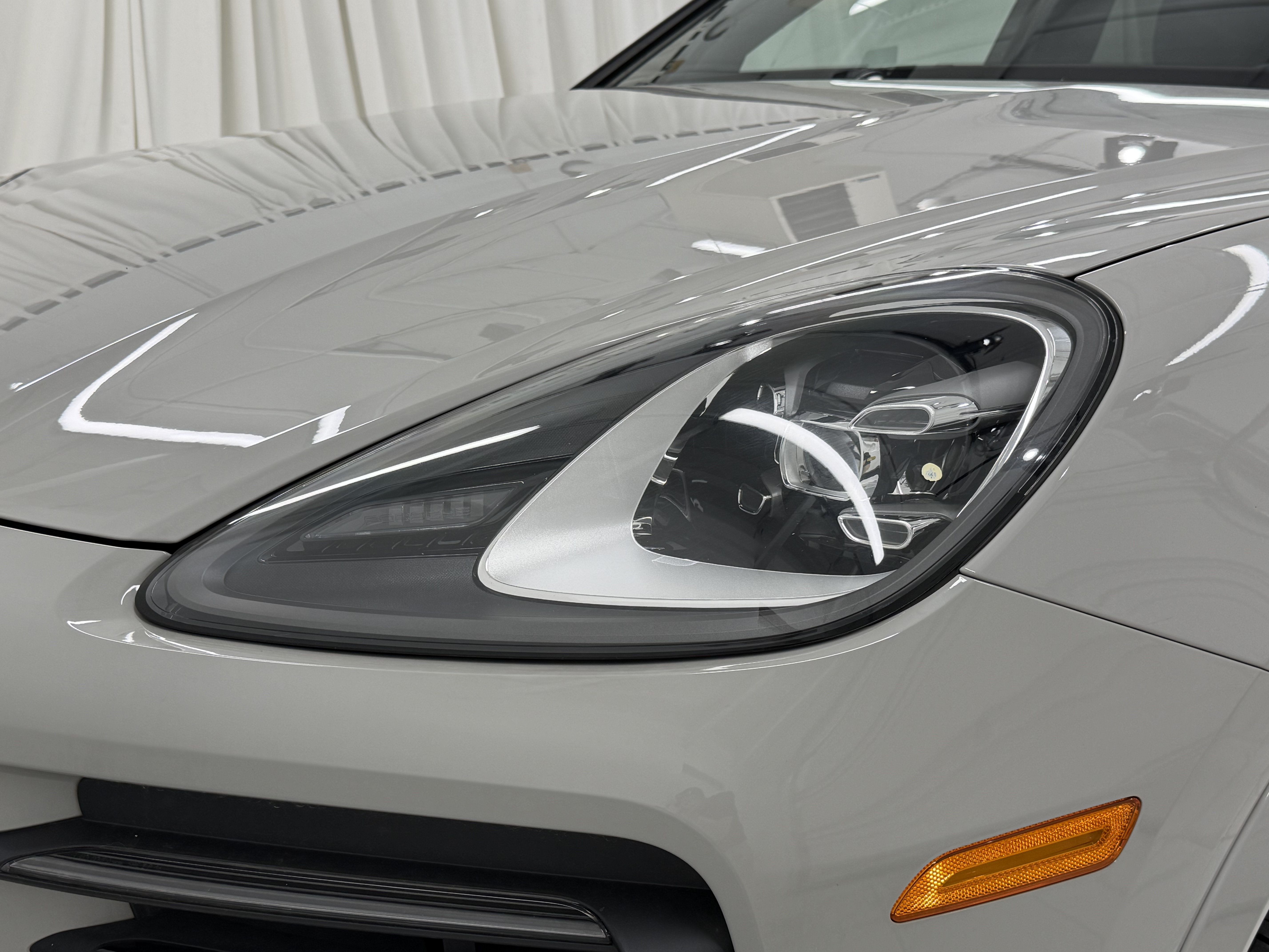 Certified 2023 Porsche Cayenne w/ Premium Package AWD/4WD image 17