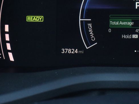 Used 2025 Toyota Camry SE image 28