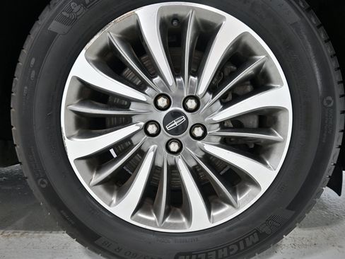 Used 2019 Lincoln Nautilus Select AWD/4WD image 43