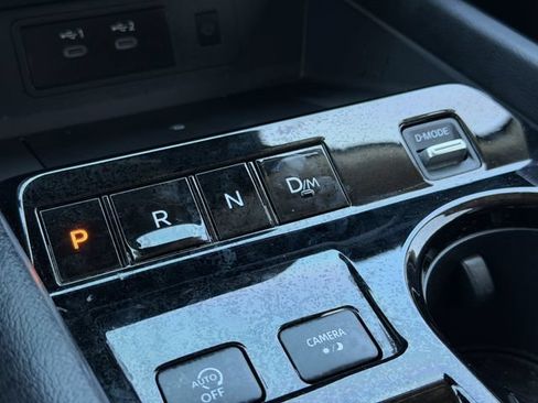 Used 2025 Nissan Murano SV FWD image 17