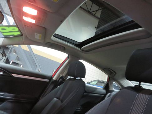 Used 2018 Honda Civic EX-T image 14