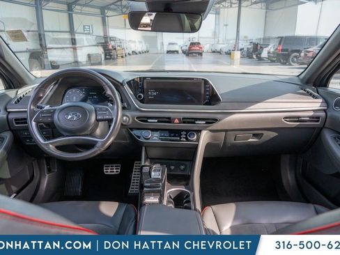 Used 2022 Hyundai Sonata SEL Plus w/ Preferred Accessory Package FWD image 3