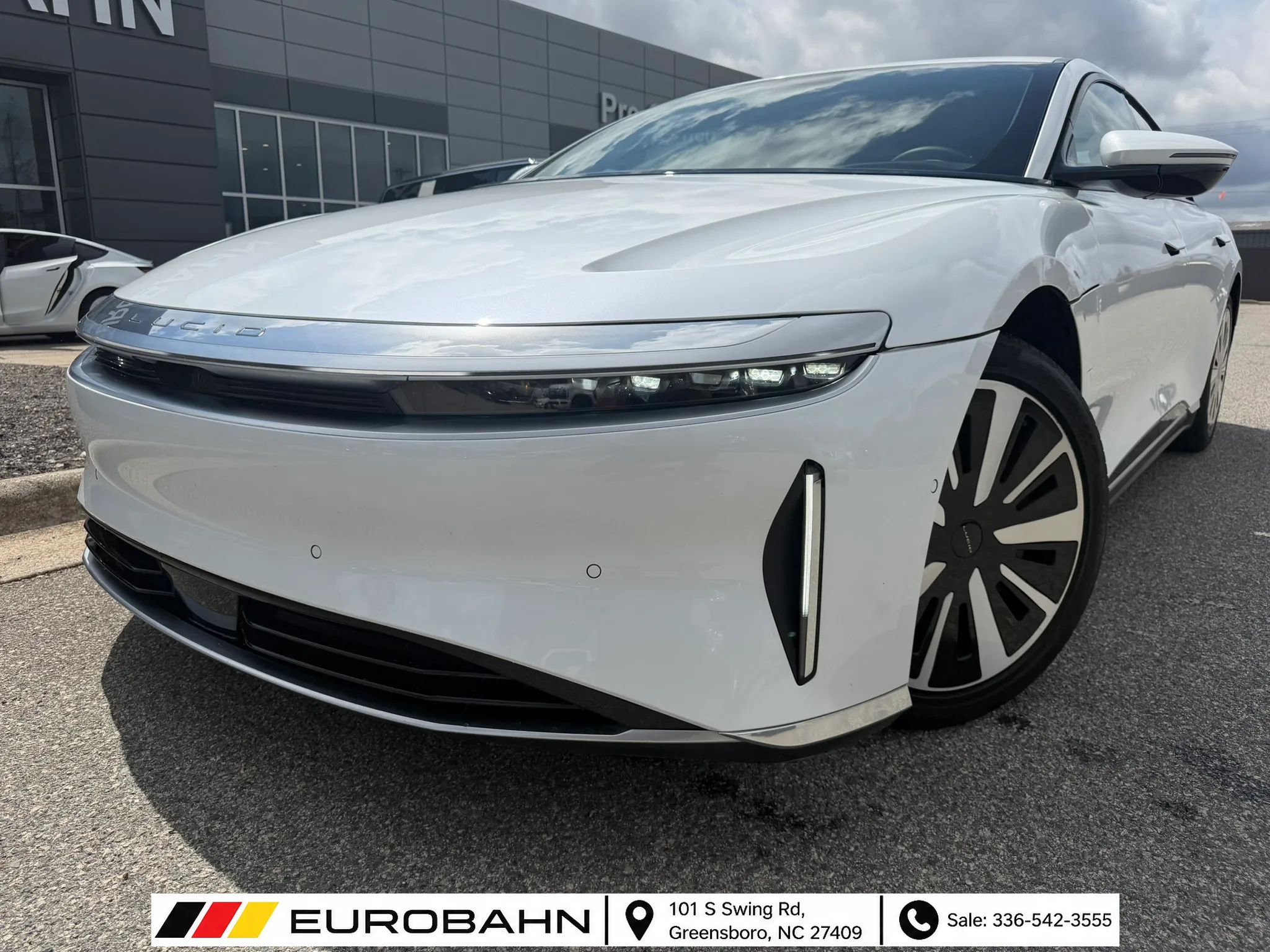 Used 2024 Lucid Air Touring AWD/4WD image 1