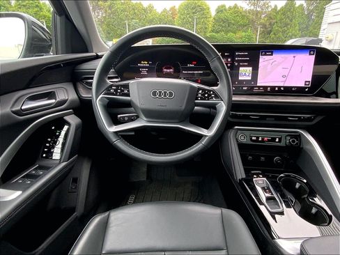 Used 2025 Audi Q5 Premium w/ Convenience Package AWD/4WD image 4