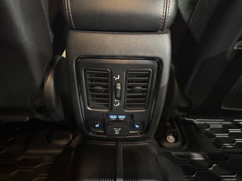 Used 2021 Dodge Durango R/T w/ Blacktop Package image 17