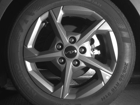 Used 2025 Kia K4 LXS image 14