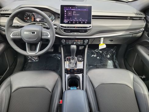 Used 2022 Jeep Compass Latitude FWD image 13