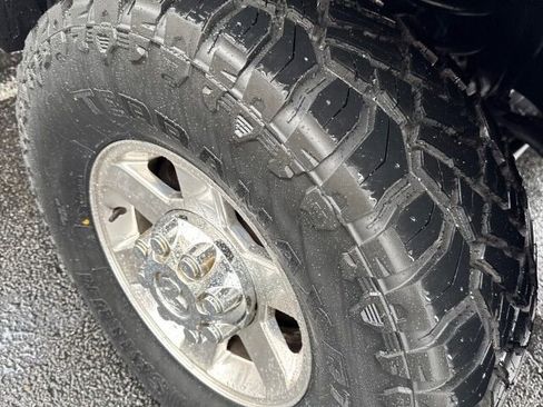 Used 2011 RAM 2500 SLT image 17