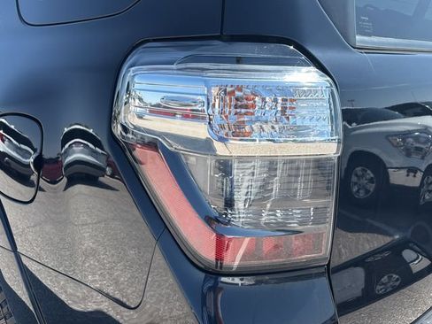 Used 2021 Toyota 4Runner SR5 Premium w/ Moonroof Package AWD/4WD image 28