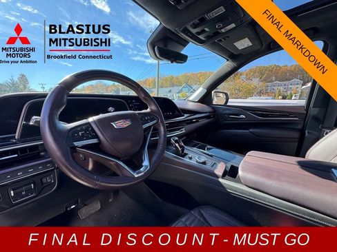 Used 2023 Cadillac Escalade ESV Sport Platinum w/ LPO, ONYX Package image 9