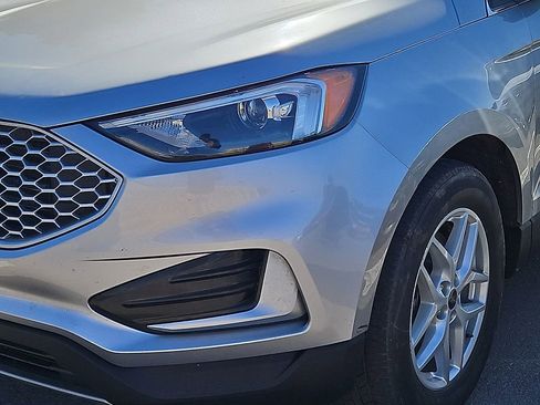 Used 2023 Ford Edge SEL AWD/4WD image 3