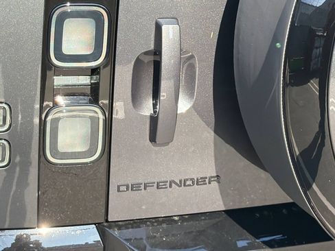 New 2026 Land Rover Defender 90 V8 AWD/4WD image 21
