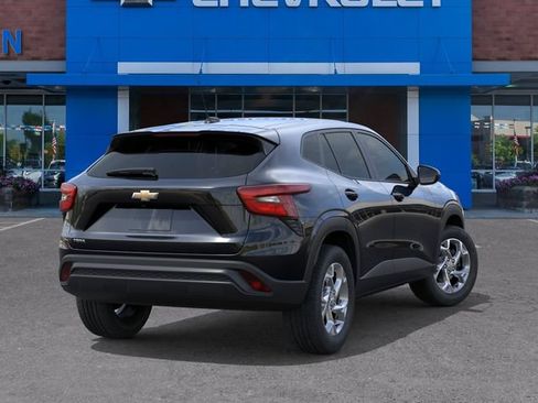 New 2026 Chevrolet Trax LS w/ LS Convenience Package FWD image 4