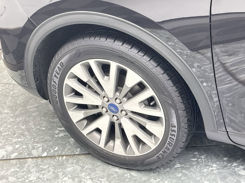 Used 2022 Ford Escape Titanium w/ Class II Trailer Tow Package image 32