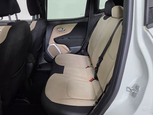 Used 2015 Jeep Renegade Latitude w/ Cold Weather Group AWD/4WD image 28
