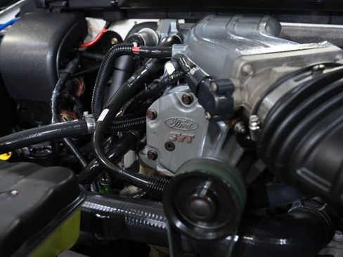 Used 2004 Ford F150 Lightning RWD image 39