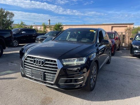 Used 2017 Audi Q7 3.0T Prestige w/ Prestige Package image 2