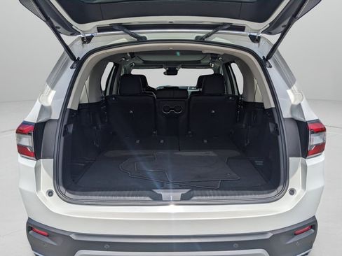 Used 2025 Honda Pilot Touring image 11