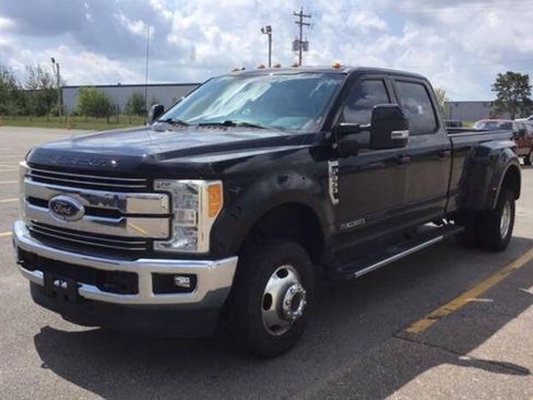 Used 2017 Ford F350 Lariat w/ Lariat Value Package AWD/4WD image 1