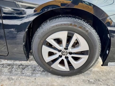 Used 2016 Toyota Prius Two image 7