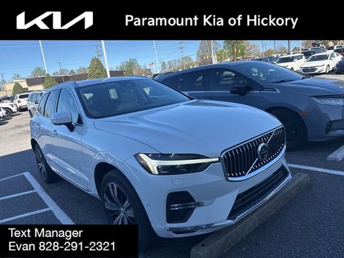 Used 2022 Volvo XC60 T8 Inscription image 3