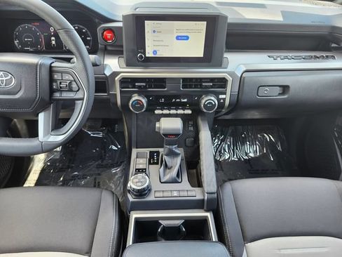Used 2026 Toyota Tacoma TRD Off-Road AWD/4WD image 14