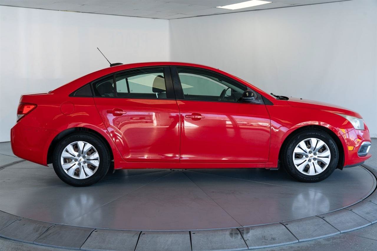 Used 2015 Chevrolet Cruze LS FWD image 8