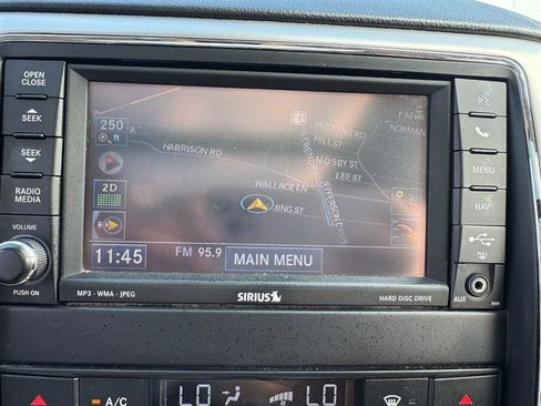 Used 2013 Jeep Grand Cherokee Overland image 38