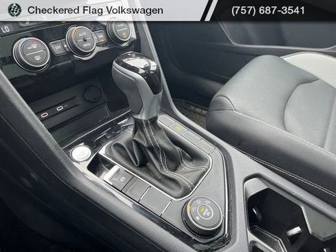 Used 2022 Volkswagen Taos SEL AWD/4WD image 31