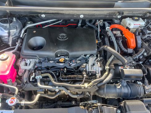 Used 2021 Toyota RAV4 XLE image 26