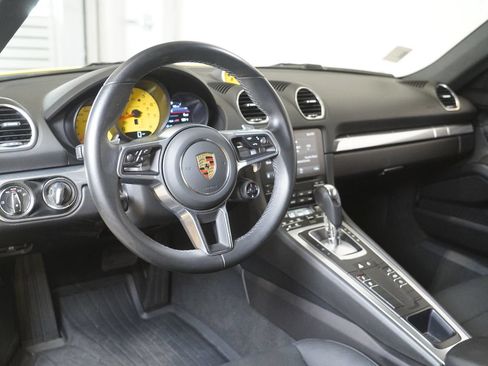 Used 2021 Porsche 718 Cayman RWD image 13