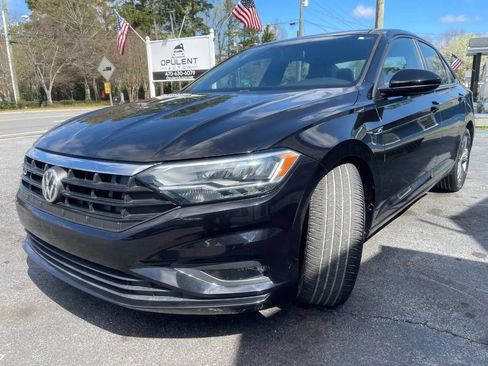 Used 2020 Volkswagen Jetta R-Line w/ R-Line Cold Weather Package image 3