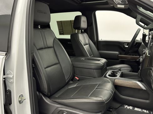 Used 2022 Chevrolet Silverado 3500 High Country image 36