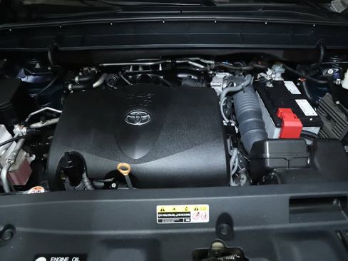 Certified 2020 Toyota Highlander XLE image 37