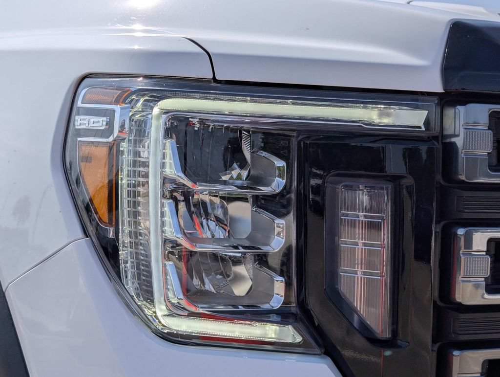 Used 2022 GMC Sierra 2500 AT4 w/ AT4 Premium Plus Package AWD/4WD image 6