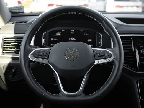 Used 2023 Volkswagen Atlas SE image 16