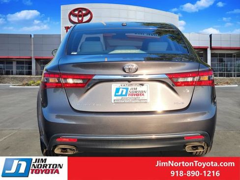 Used 2018 Toyota Avalon XLE FWD image 7