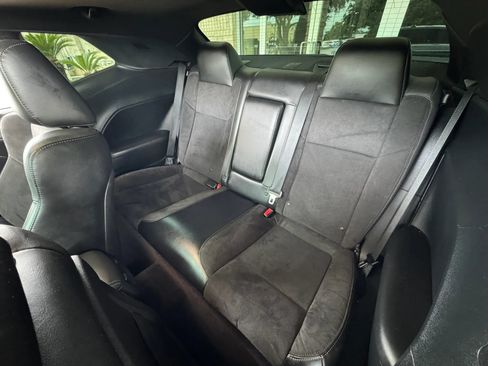 Used 2018 Dodge Challenger R/T Scat Pack w/ Leather Interior Group RWD image 26