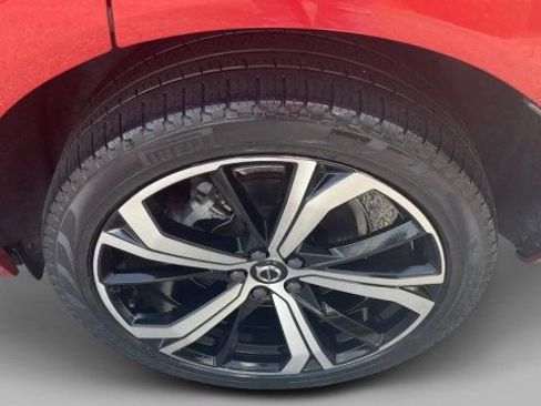 Used 2022 Volvo XC60 T8 R-Design w/ Advanced Package AWD/4WD image 3
