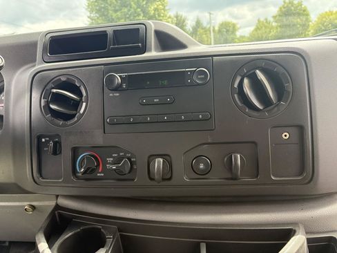 Used 2013 Ford E-150 and Econoline 150 RWD image 12