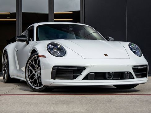 Certified 2022 Porsche 911 Carrera 4S image 6