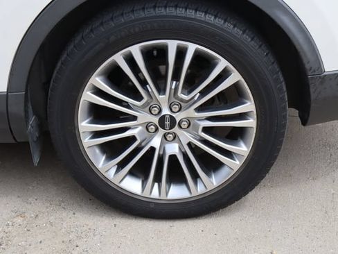 Used 2016 Lincoln MKX Reserve w/ Climate Package FWD image 28