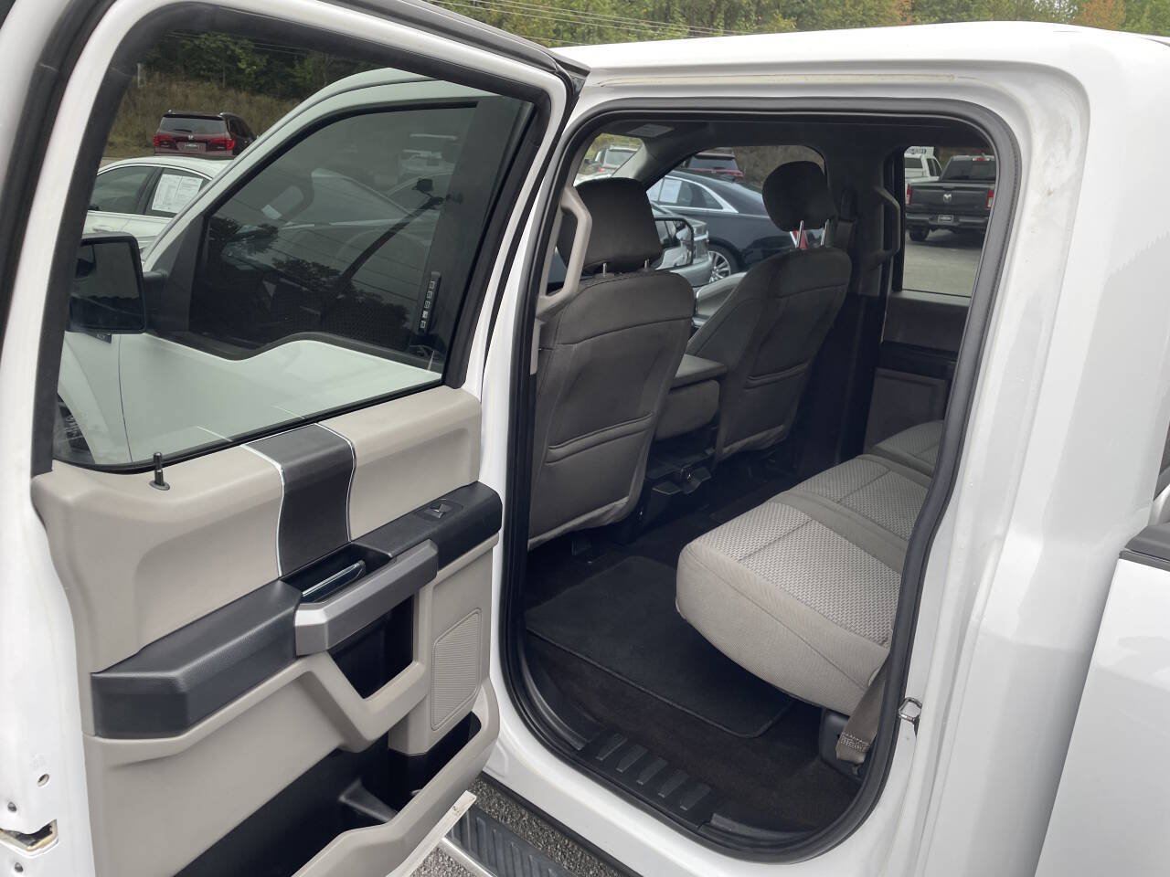 Used 2018 Ford F150 XLT w/ Equipment Group 301A Mid AWD/4WD image 9