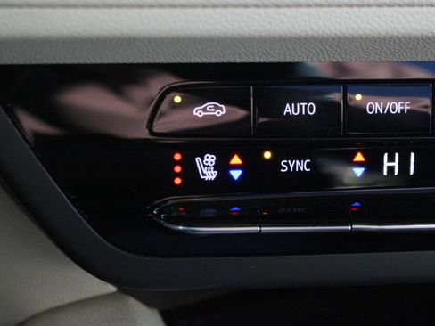 Used 2022 Buick Envision Avenir w/ Safety Package image 28