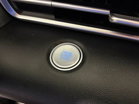 Used 2023 Hyundai Elantra SEL FWD image 23