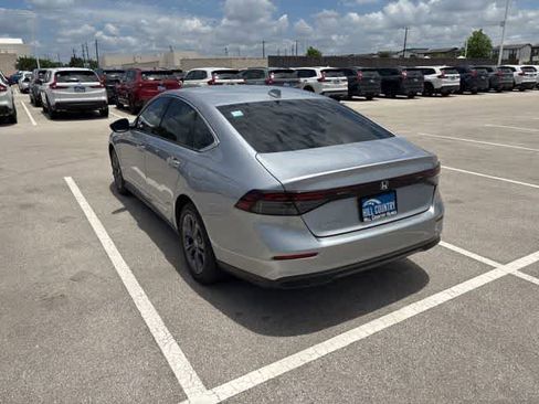 Used 2023 Honda Accord EX image 3