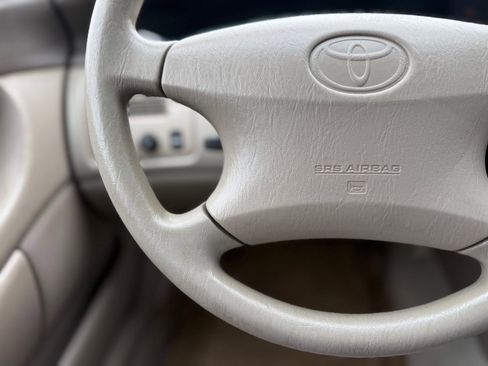 Used 2000 Toyota Avalon XL image 25