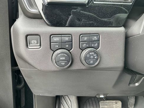 Used 2025 Chevrolet Silverado 1500 LT Trail Boss AWD/4WD image 15